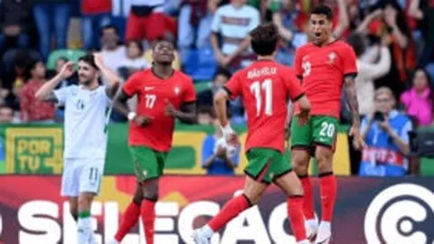 鲁德卸任后，阿莫林接任曼联临时主教练一职