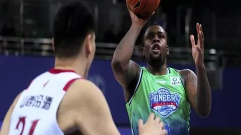 “26胜奇迹逆转，15连败主场挑战东部豪门巅峰对决！”